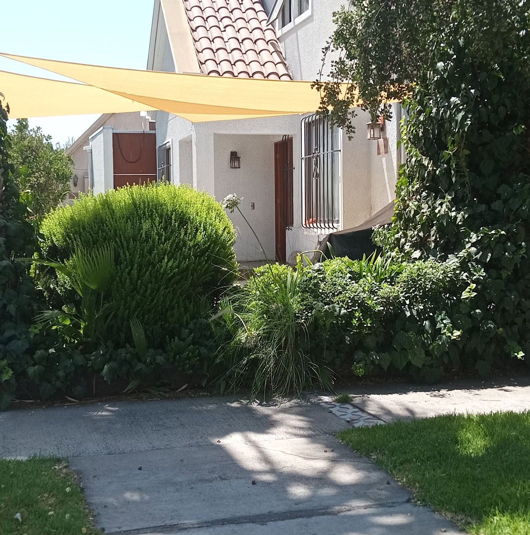 Toldos vela instalados en el exterior de una vivienda